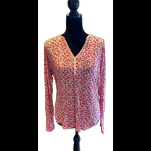 Women's T Shirt Blouse Size ? Medium to Large No Tags + Stretch Pink Red Hearts